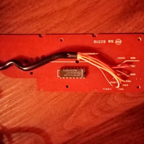 Nintendo Famicom Controller PCB Board {Cleaned} (Untested) - Picture 6 of 8